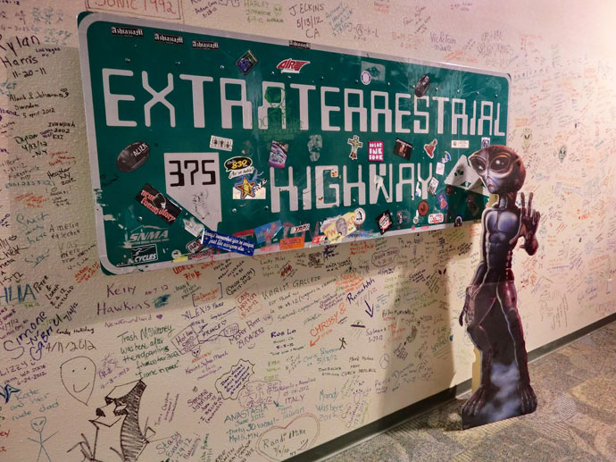 extrateresstrial_highway_roadtrip_2012-21