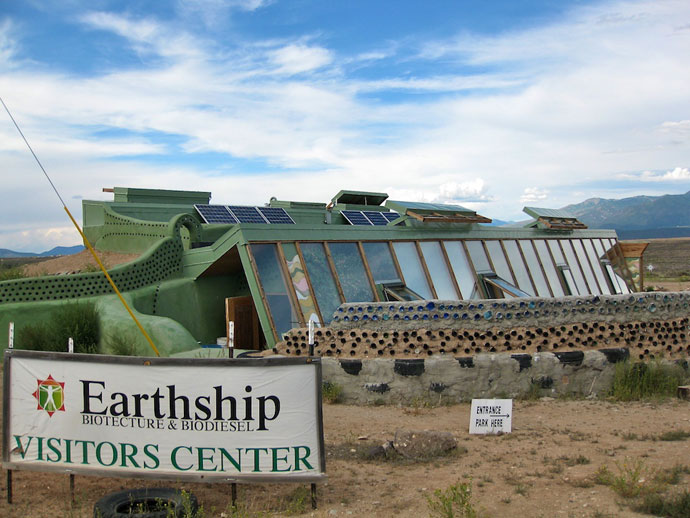 Four Corners Earthship  og Rio Grande Gorge Bridge