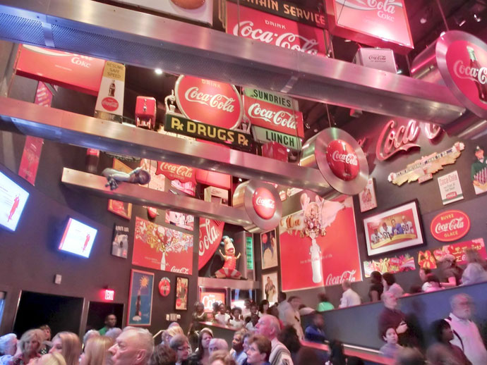 Coca-Cola og hundekunster i Atlanta