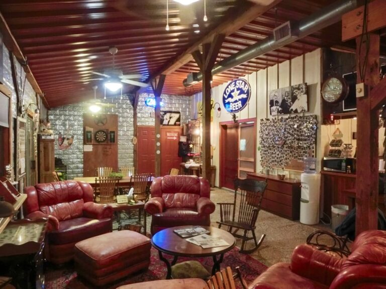 Full Moon Inn i Luckenbach